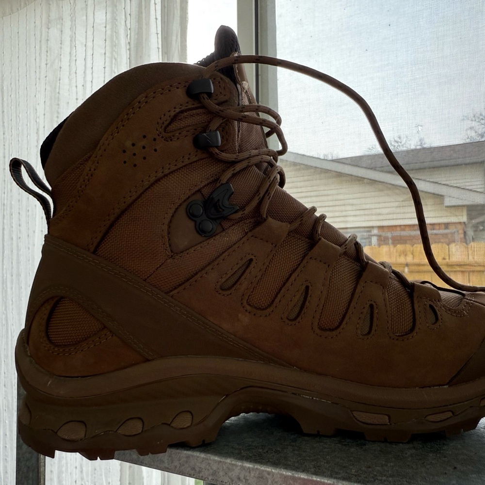 Beautiful Salomon Men's Dark Brown Outdoor Boots size 9 1/2 - Picture 11 of 12